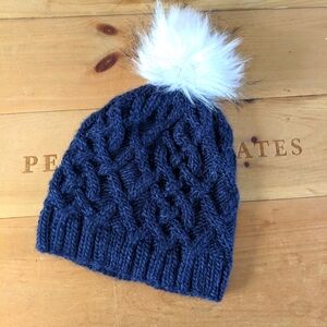 Cable Knit Pom Pom hat NWOT one size